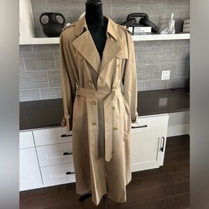 BURBERRY TRENCH COAT BEIGE
